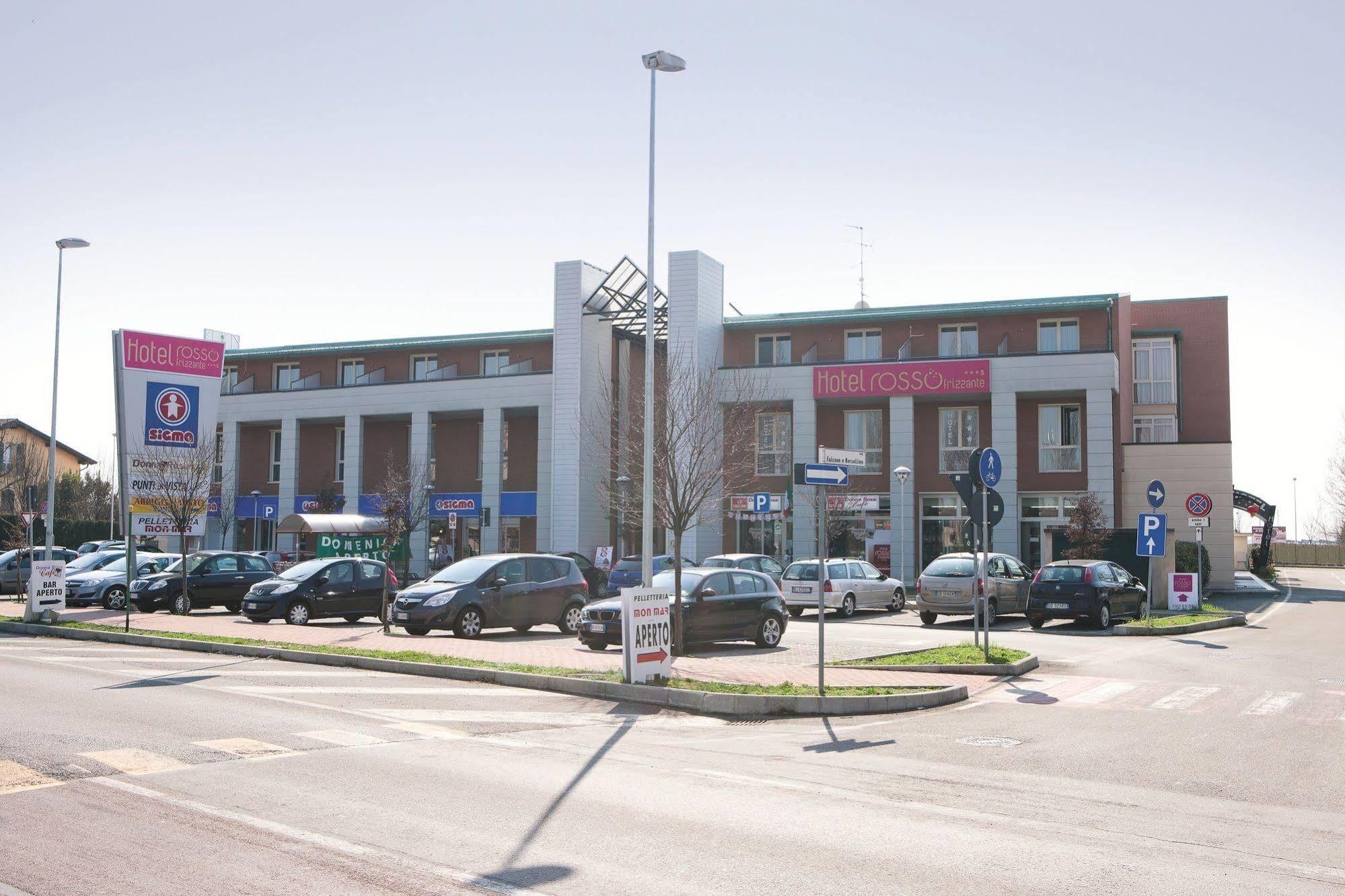 Rosso Frizzante Hotel Sorbara Bagian luar foto