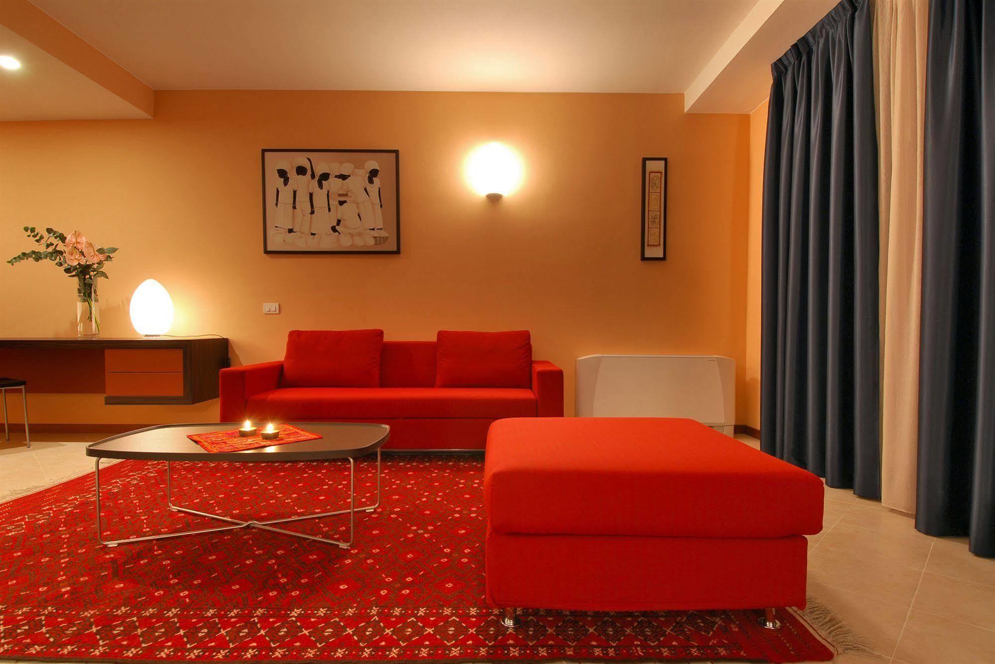 Rosso Frizzante Hotel Sorbara Bagian luar foto