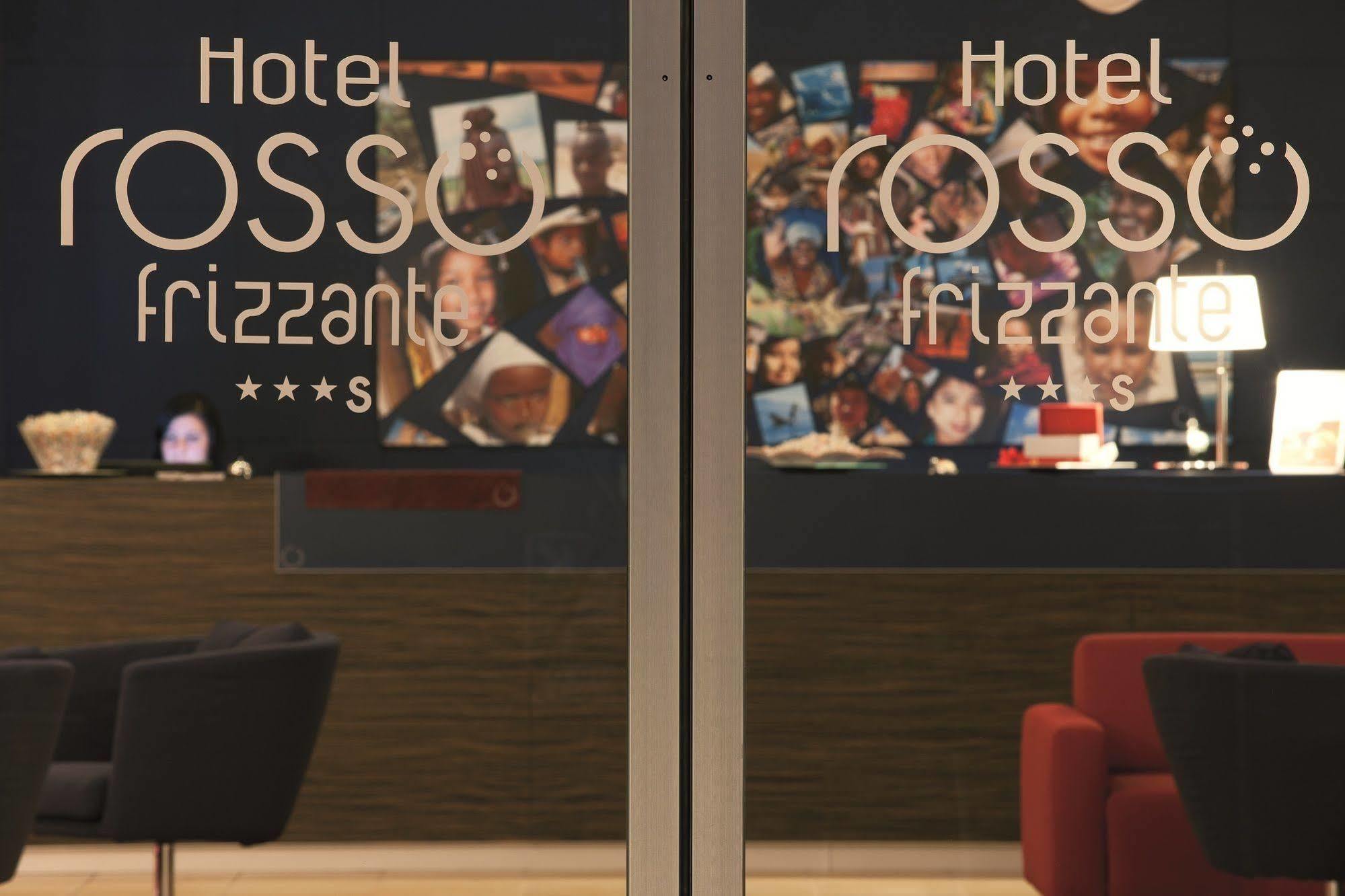 Rosso Frizzante Hotel Sorbara Bagian luar foto